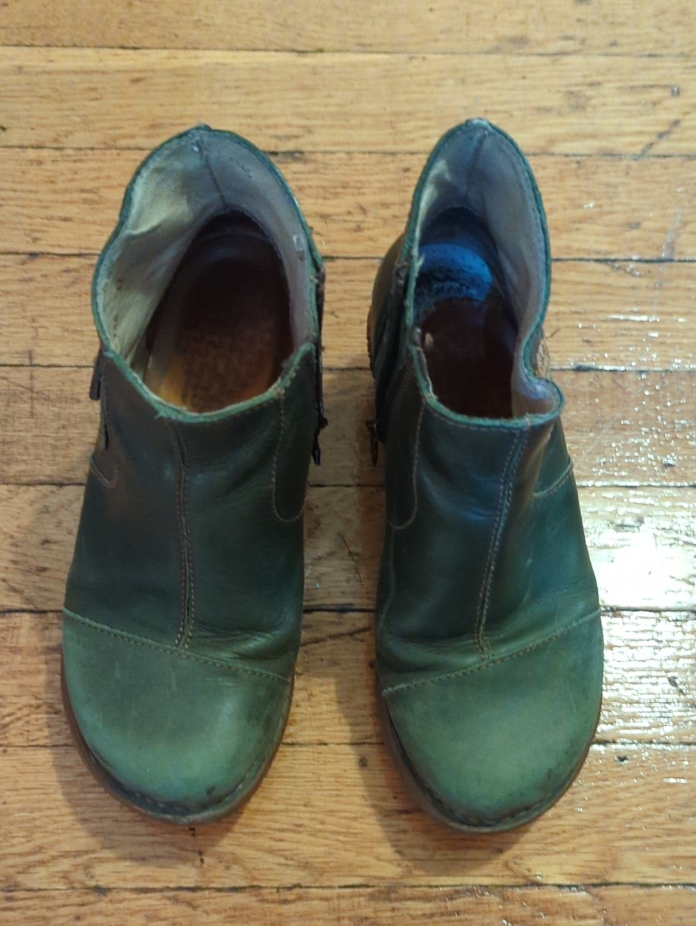 El Naturalistia Women’s Green Leather Ankle Boots